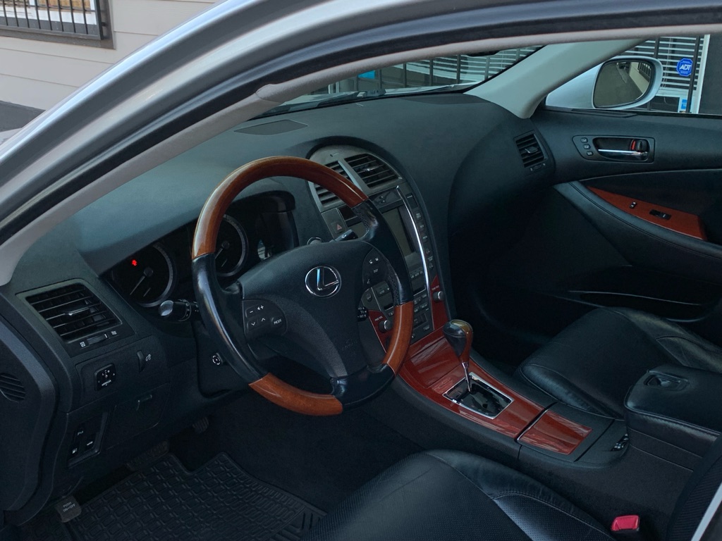 Photo 11 of this LEXUS ES