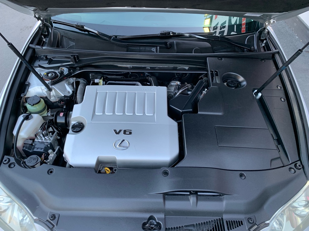 Photo 29 of this LEXUS ES