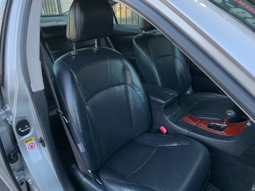 Photo 27 of this LEXUS ES