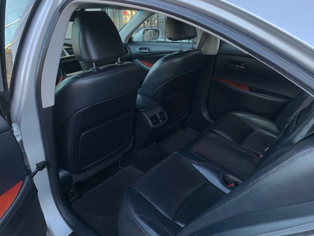 Photo 14 of this LEXUS ES