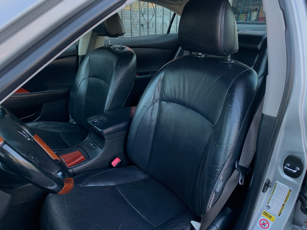 Photo 13 of this LEXUS ES