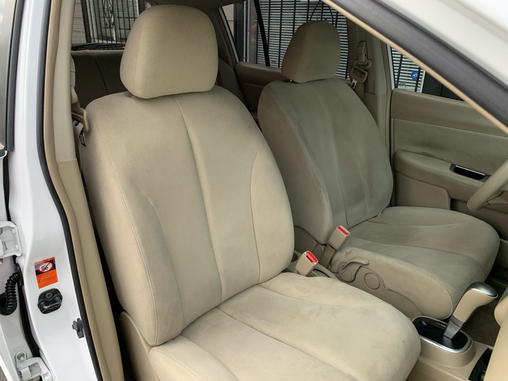 Photo 24 of this NISSAN VERSA