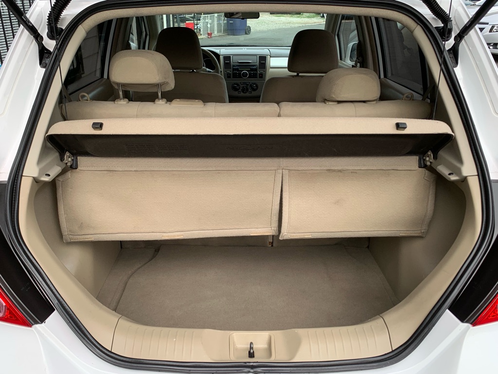 Photo 6 of this NISSAN VERSA