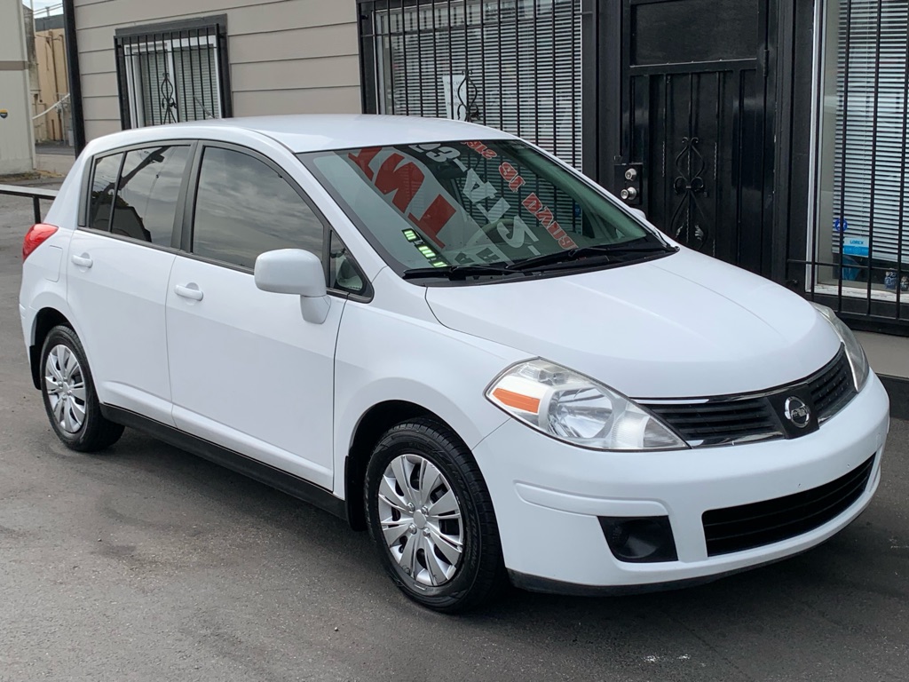 Photo 9 of this NISSAN VERSA
