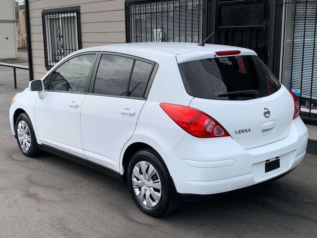Photo 4 of this NISSAN VERSA