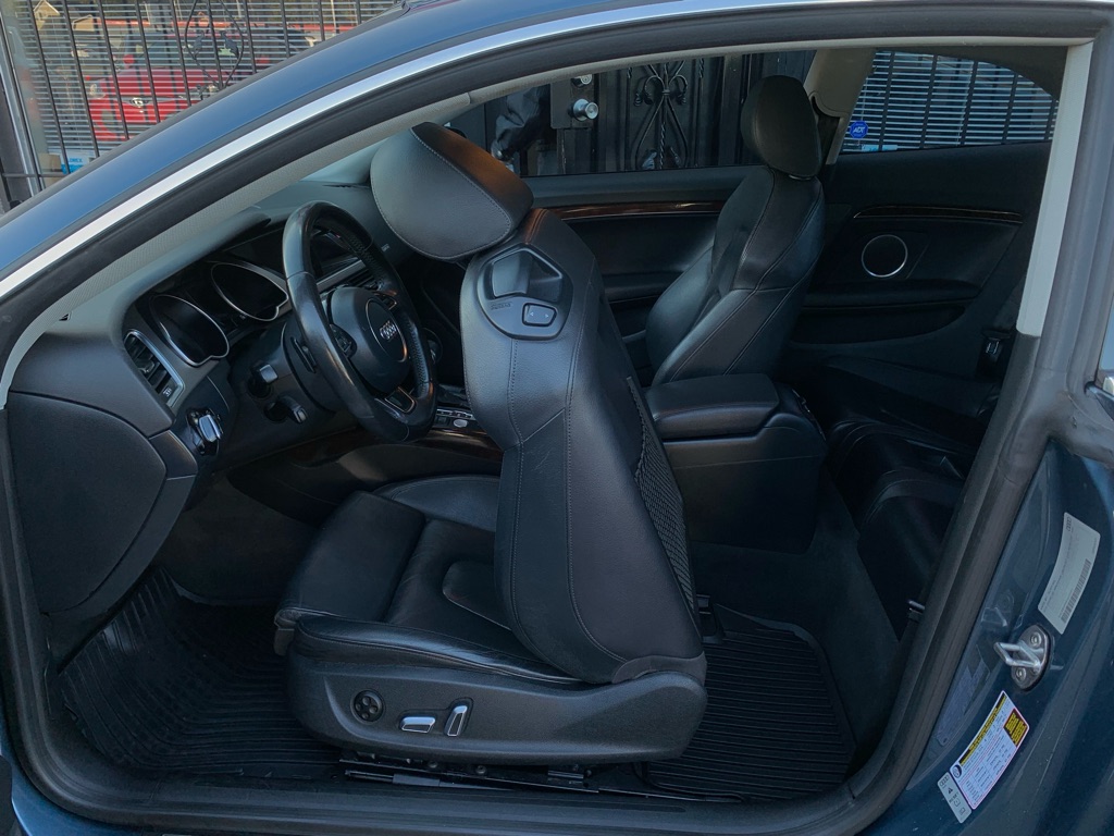 Photo 13 of this AUDI A5