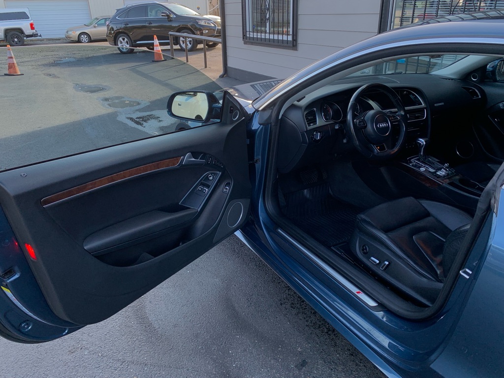 Photo 10 of this AUDI A5