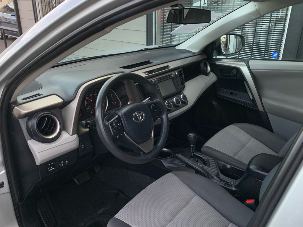 Photo 11 of this TOYOTA RAV4