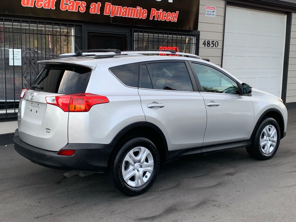 Photo 7 of this TOYOTA RAV4