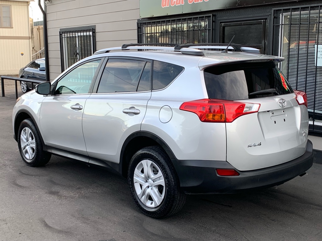 Photo 4 of this TOYOTA RAV4