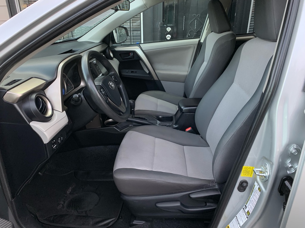 Photo 12 of this TOYOTA RAV4
