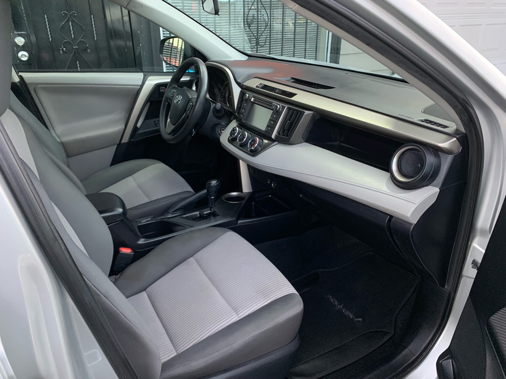 Photo 25 of this TOYOTA RAV4