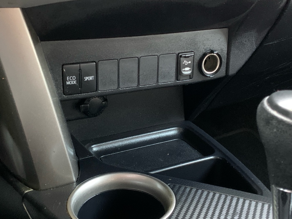 Photo 21 of this TOYOTA RAV4