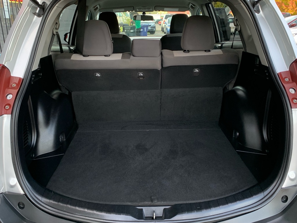 Photo 6 of this TOYOTA RAV4