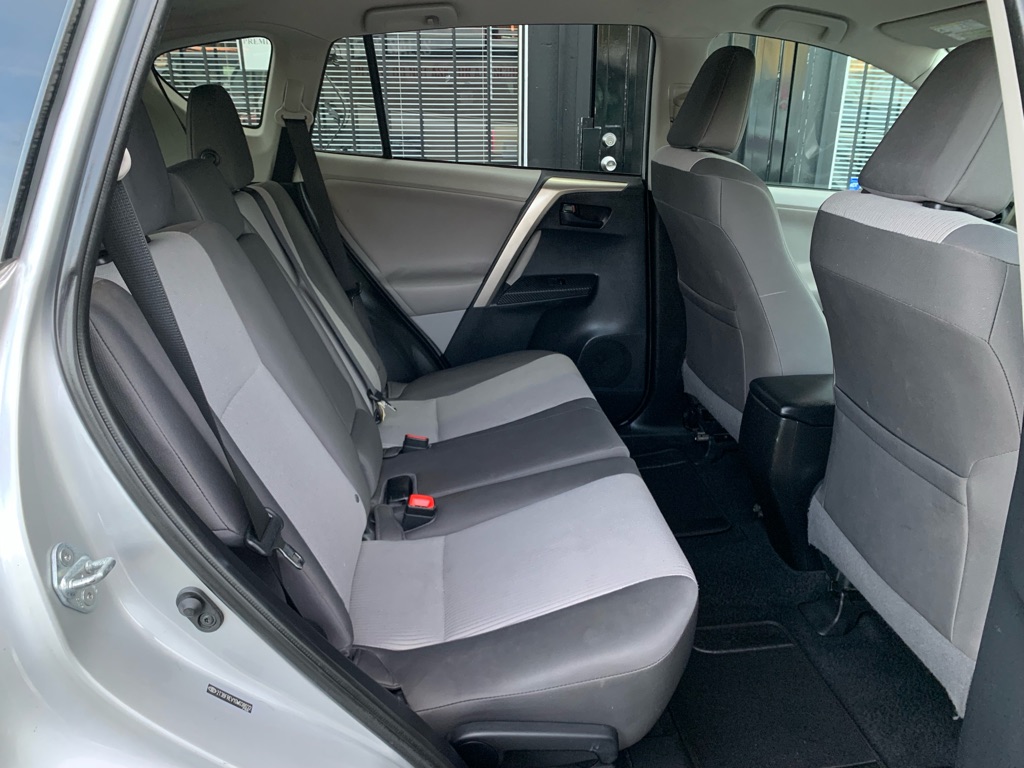 Photo 24 of this TOYOTA RAV4
