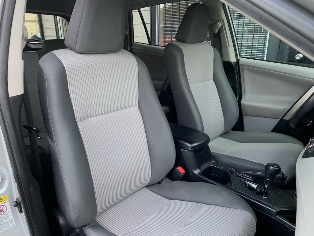 Photo 26 of this TOYOTA RAV4