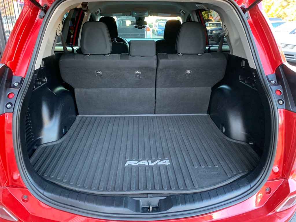 Photo 6 of this TOYOTA RAV4