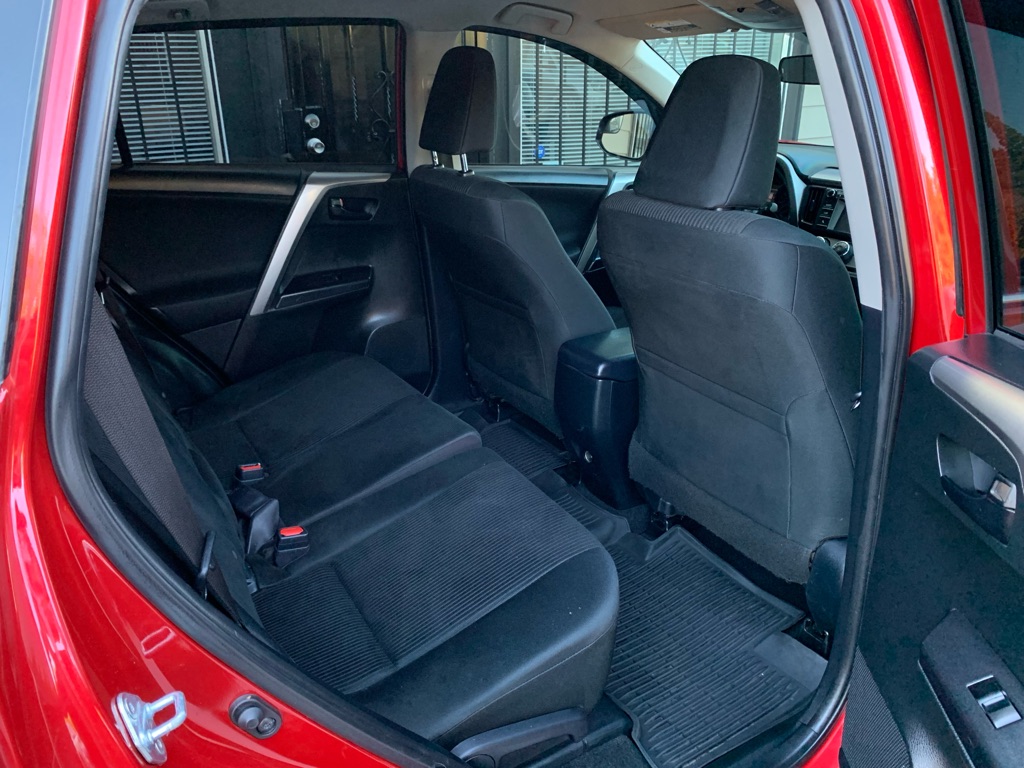 Photo 22 of this TOYOTA RAV4