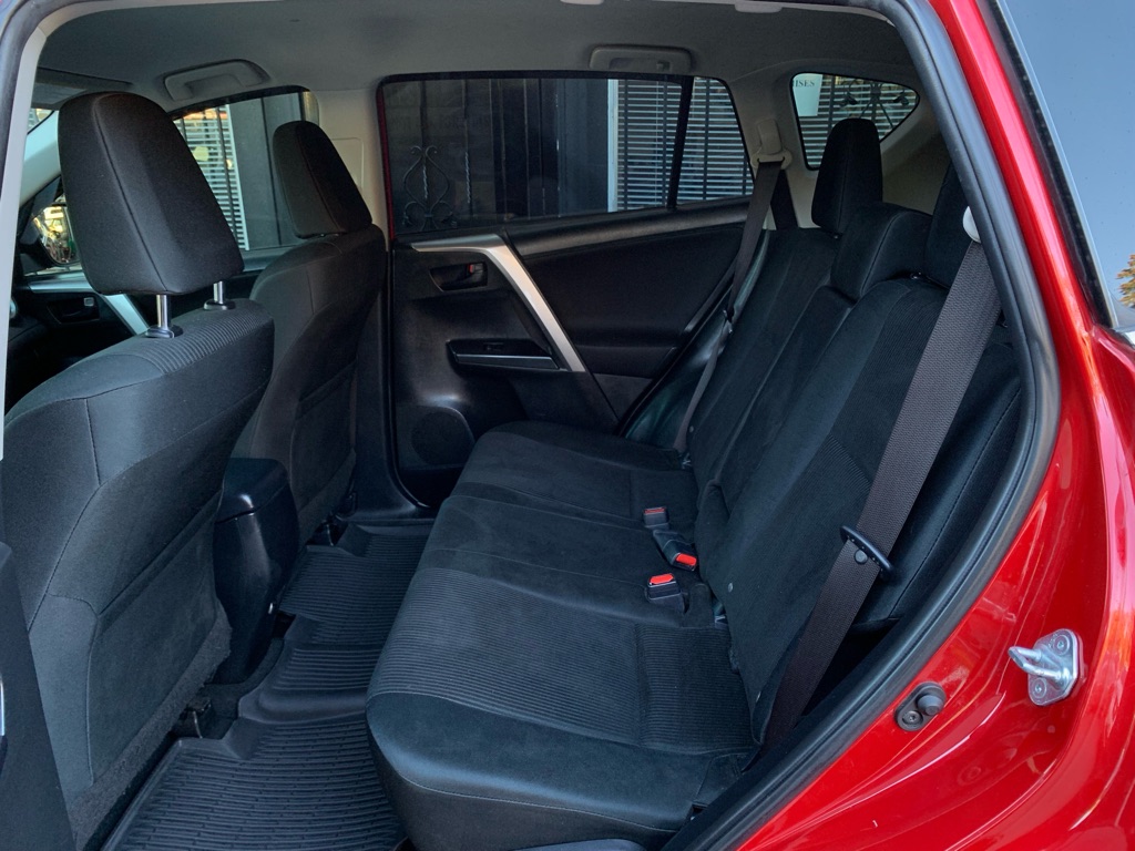 Photo 15 of this TOYOTA RAV4