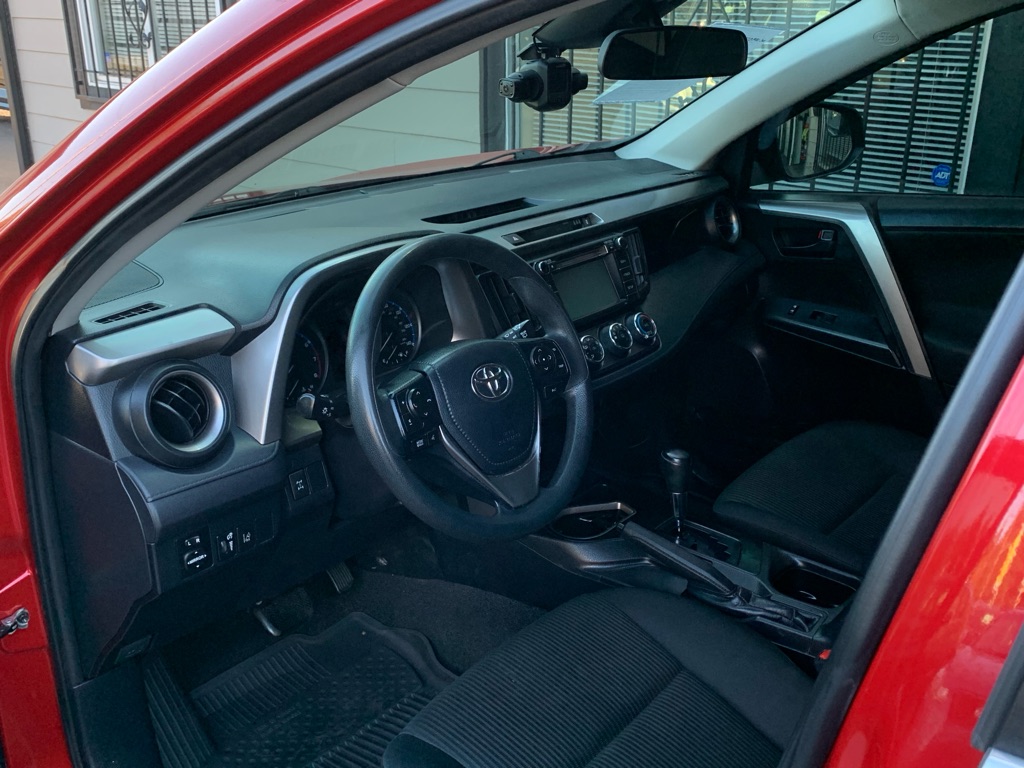 Photo 11 of this TOYOTA RAV4