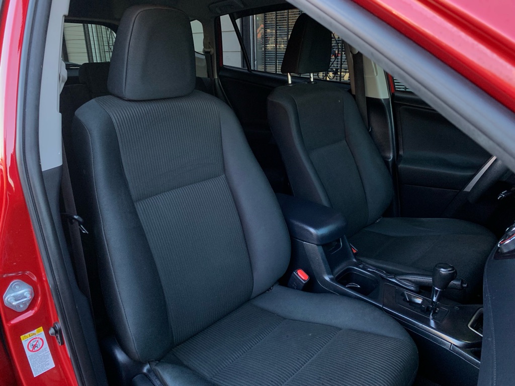 Photo 25 of this TOYOTA RAV4