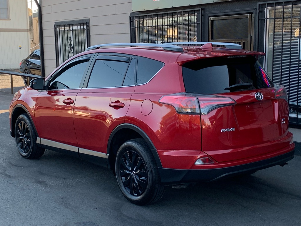 Photo 4 of this TOYOTA RAV4