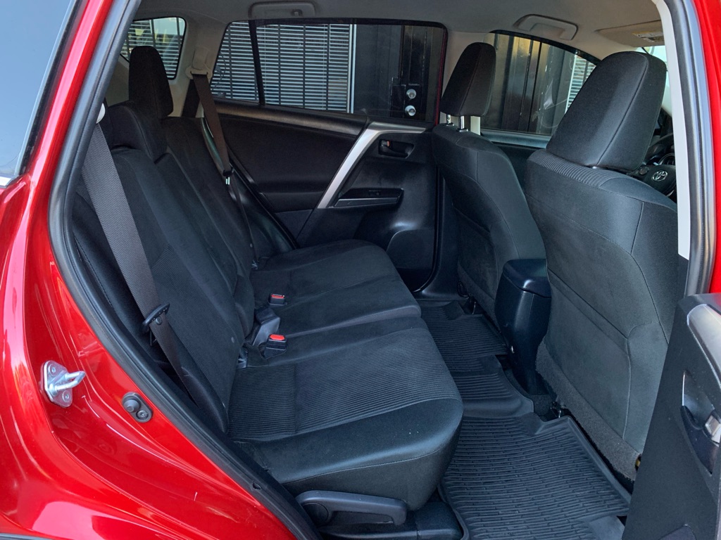 Photo 23 of this TOYOTA RAV4