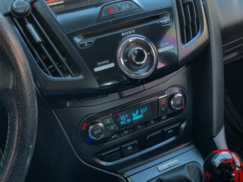 Photo 21 of this FORD FOCUS