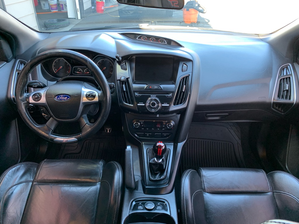 Photo 17 of this FORD FOCUS