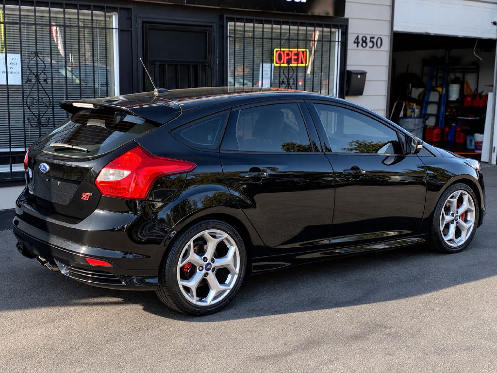 Photo 7 of this FORD FOCUS