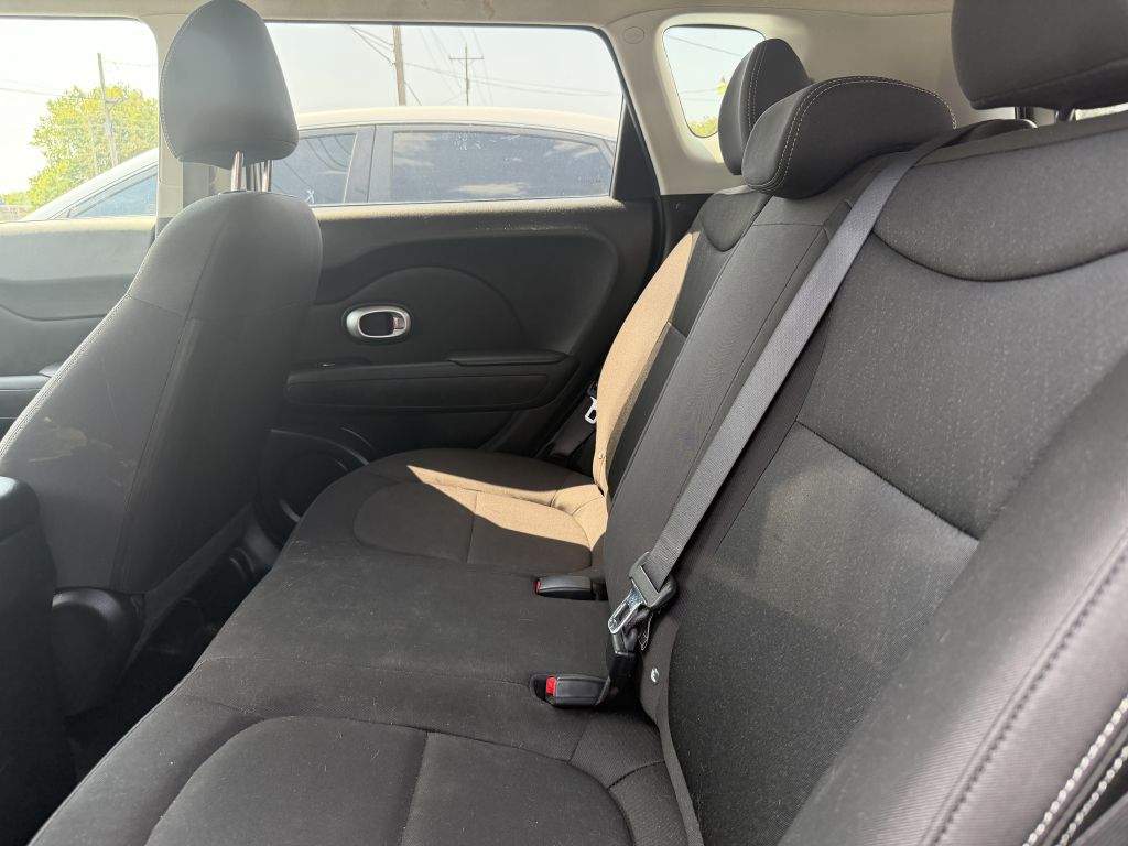 Photo 8 of this KIA SOUL
