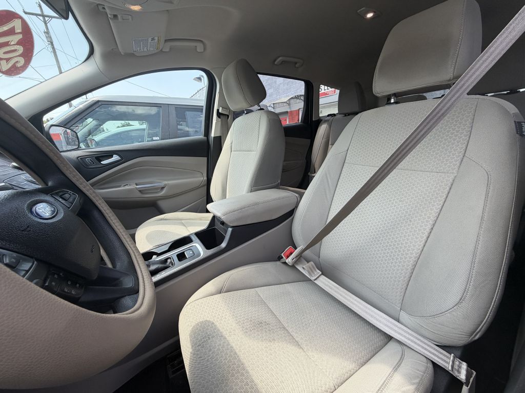 Photo 5 of this FORD ESCAPE
