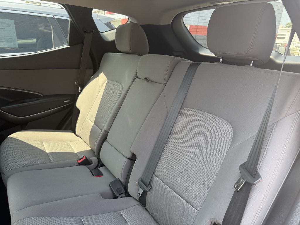 Photo 7 of this HYUNDAI SANTA FE SPORT