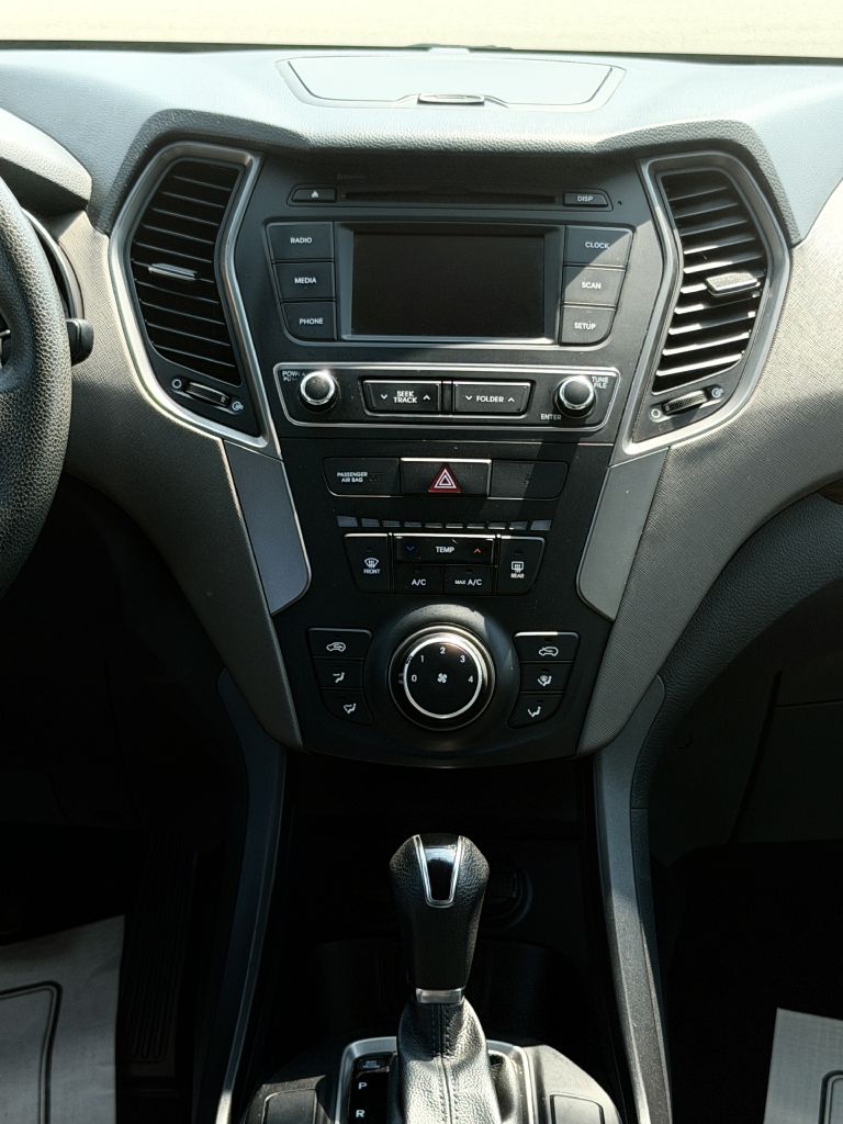 Photo 8 of this HYUNDAI SANTA FE SPORT