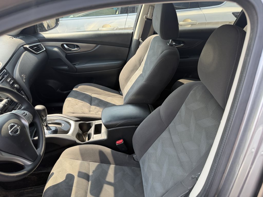 Photo 7 of this NISSAN ROGUE