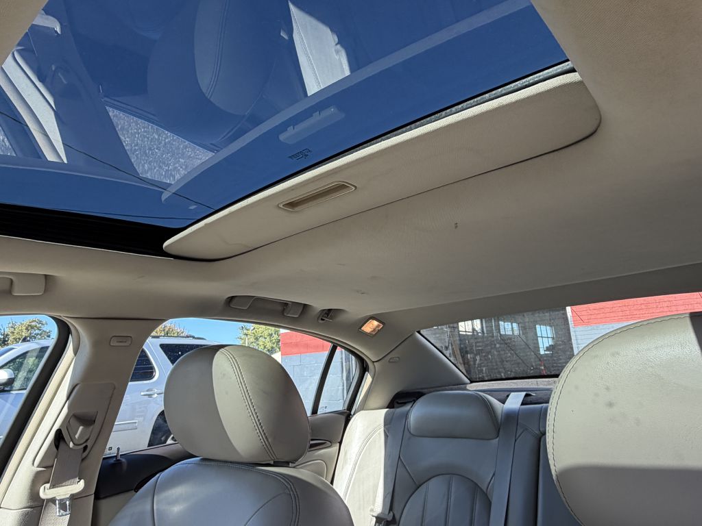 Photo 7 of this BUICK LUCERNE