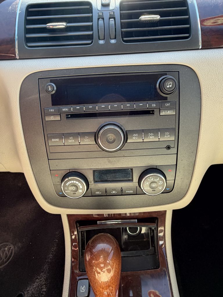 Photo 8 of this BUICK LUCERNE