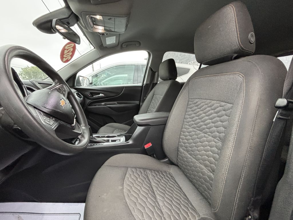 Photo 5 of this CHEVROLET EQUINOX