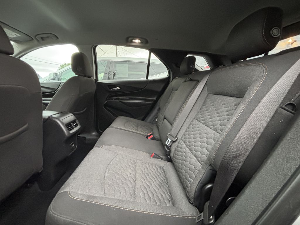Photo 8 of this CHEVROLET EQUINOX