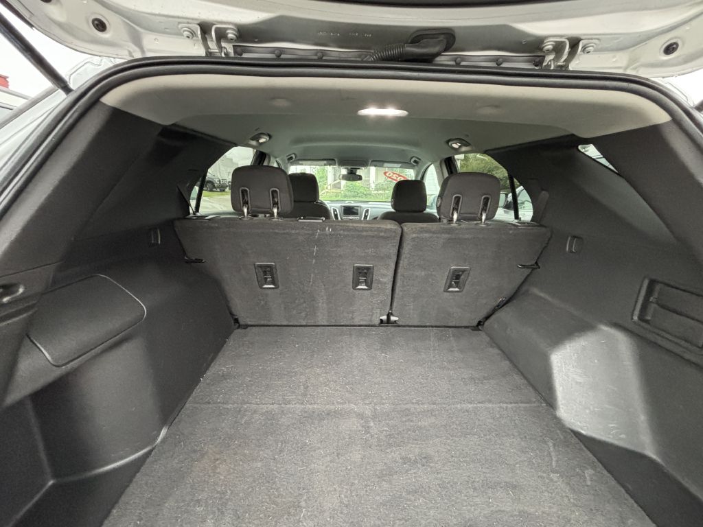 Photo 9 of this CHEVROLET EQUINOX