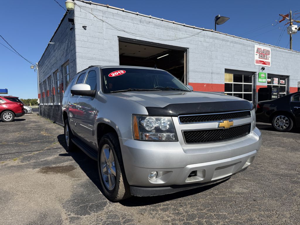 Photo 2 of this CHEVROLET TAHOE