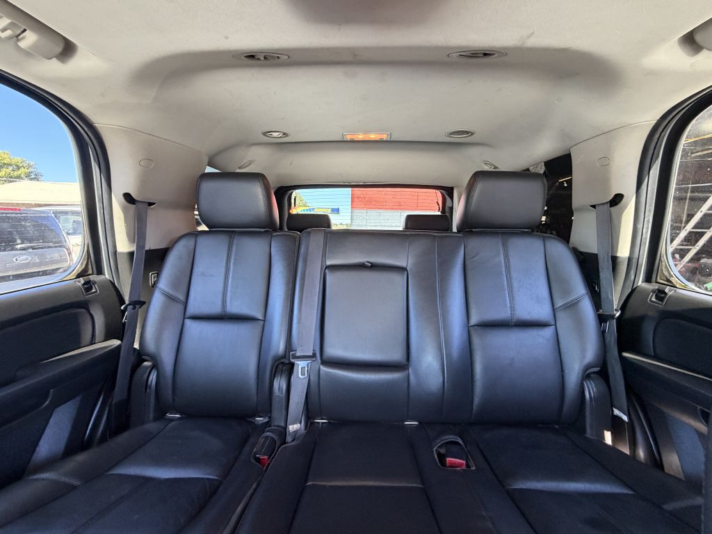 Photo 6 of this CHEVROLET TAHOE
