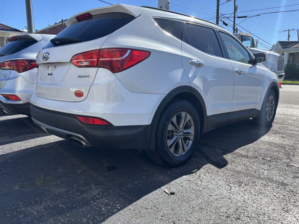 Photo 3 of this HYUNDAI SANTA FE SPORT