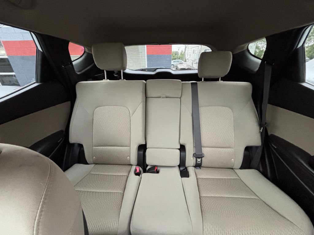 Photo 6 of this HYUNDAI SANTA FE SPORT
