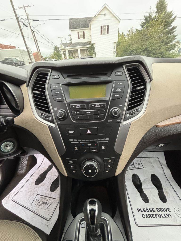 Photo 7 of this HYUNDAI SANTA FE SPORT