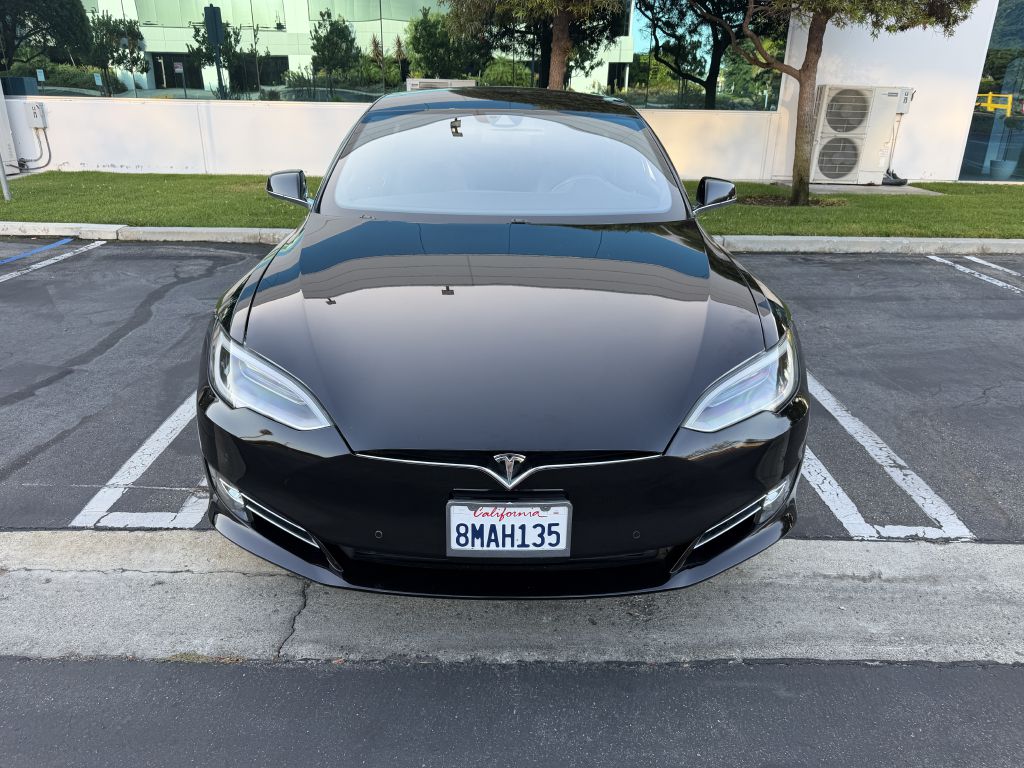 Photo 2 of this TESLA MODEL S