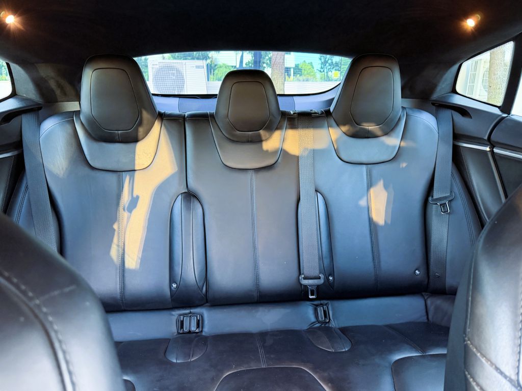 Photo 14 of this TESLA MODEL S