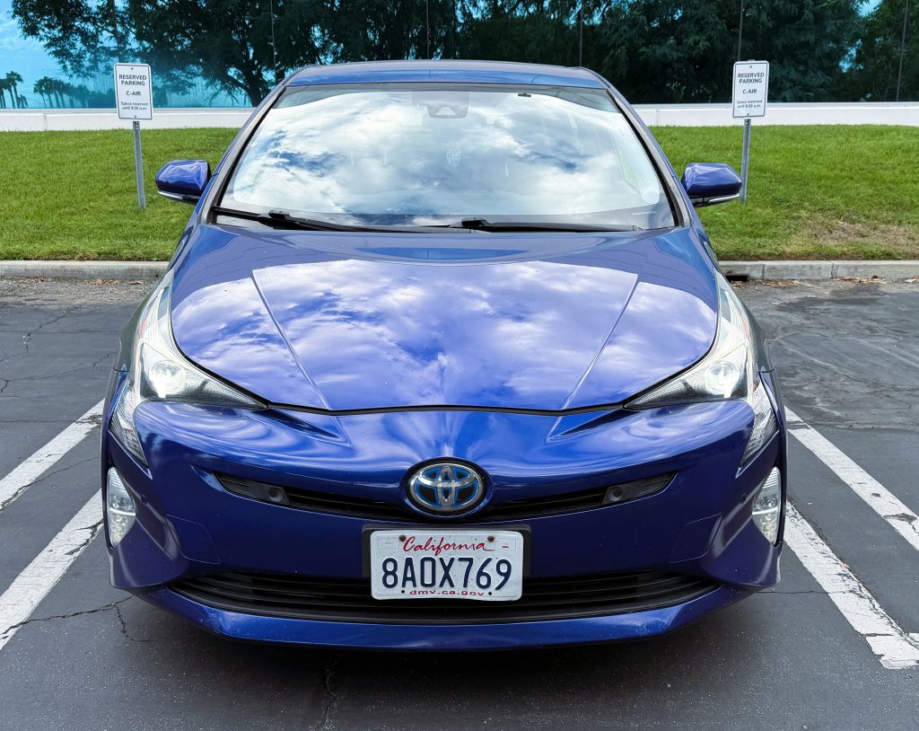 Photo 2 of this TOYOTA PRIUS