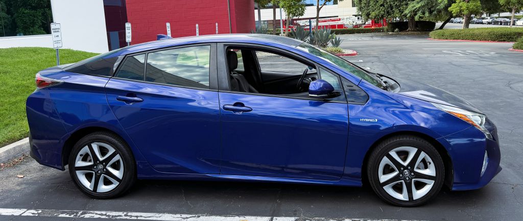 Photo 7 of this TOYOTA PRIUS