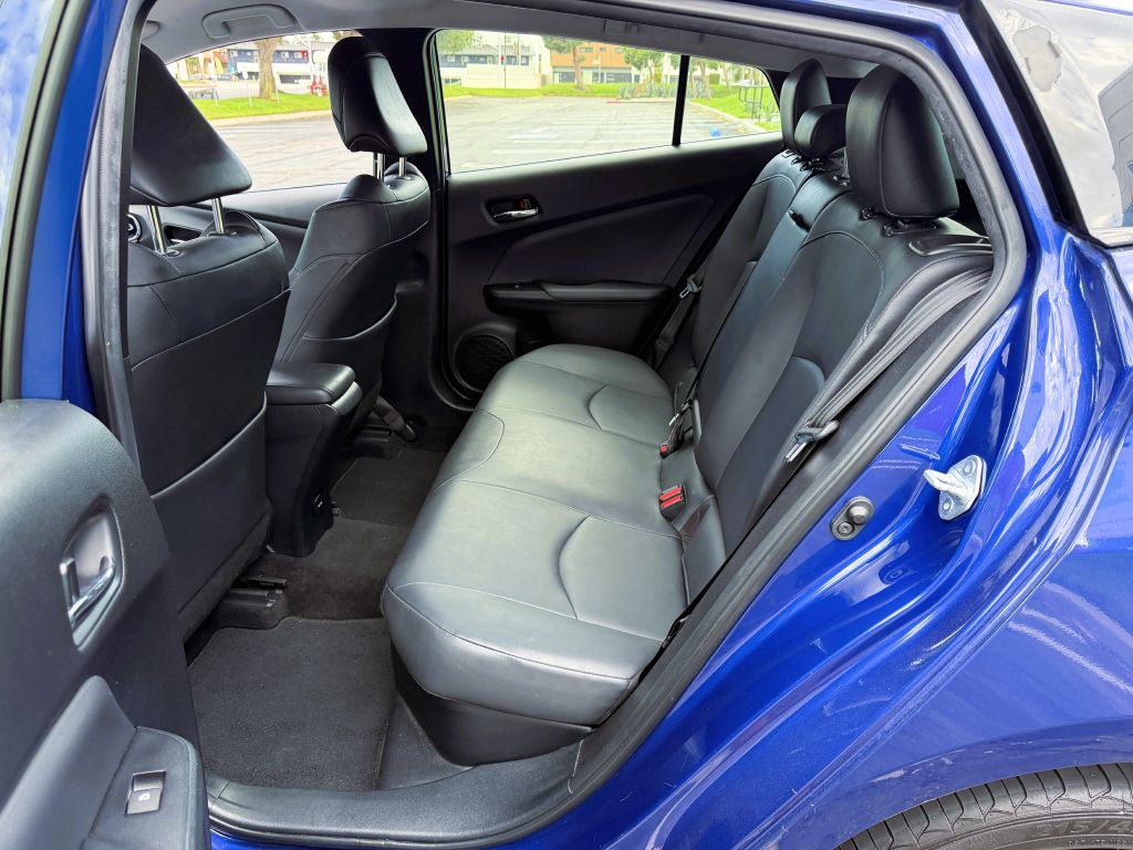 Photo 10 of this TOYOTA PRIUS